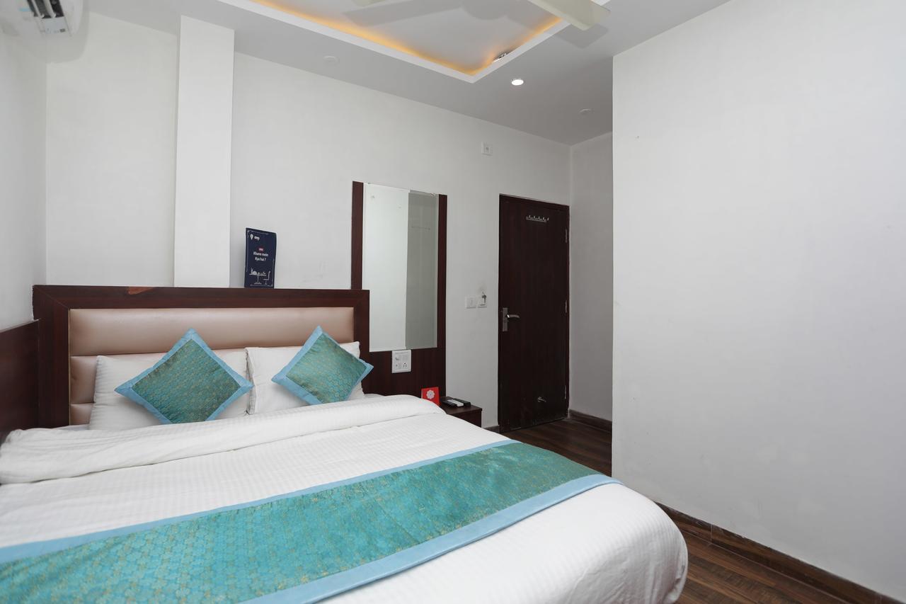 Hotel Corner Point Yeni Delhi Dış mekan fotoğraf