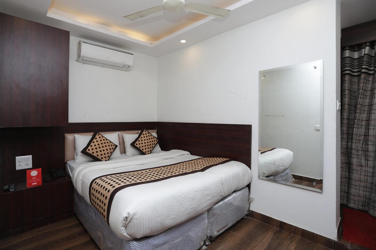 Hotel Corner Point Yeni Delhi Dış mekan fotoğraf