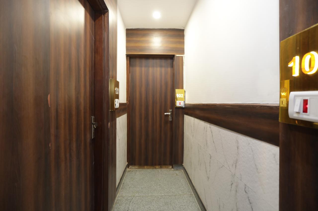 Hotel Corner Point Yeni Delhi Dış mekan fotoğraf